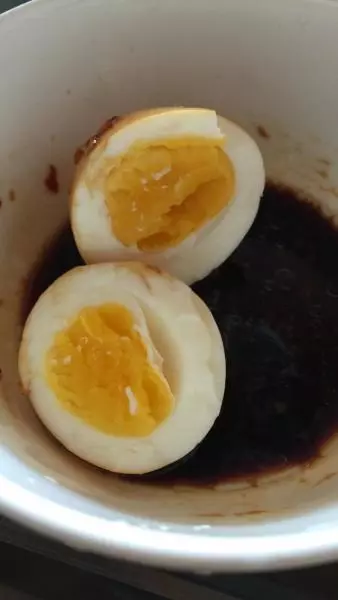 水煮雞蛋及醬油拌蛋