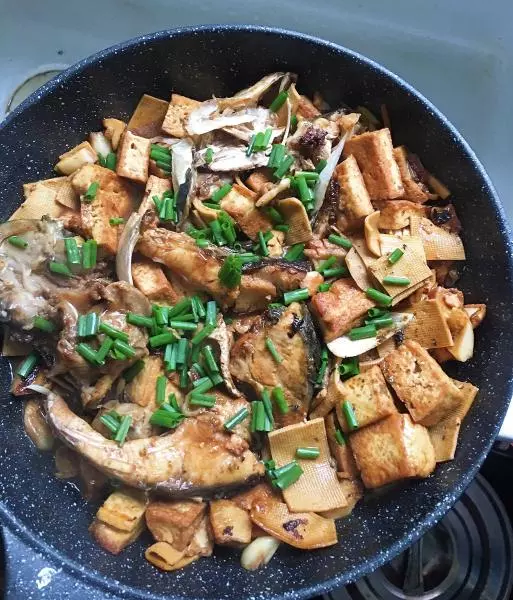 砂鍋豆腐魚頭—中餐廳