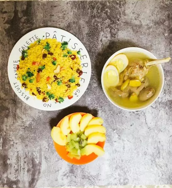 土鴨薑湯、
堅果蔬菜小米沙拉
2017.12.05/07:01早餐