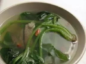 豬肝枸杞菠菜湯