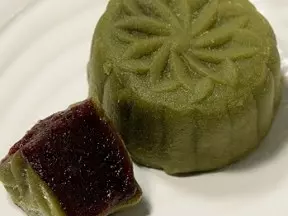 綠茶豆沙冰皮月餅