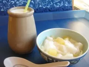 瓷瓶酸奶