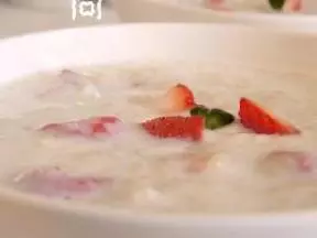 暖胃早餐之草莓燕麥粥