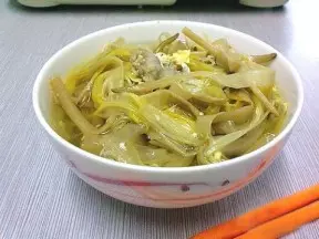 黃花菜雞蛋肉湯-家常菜