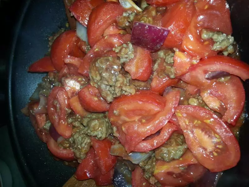 營養豐富蕃茄碎牛餐