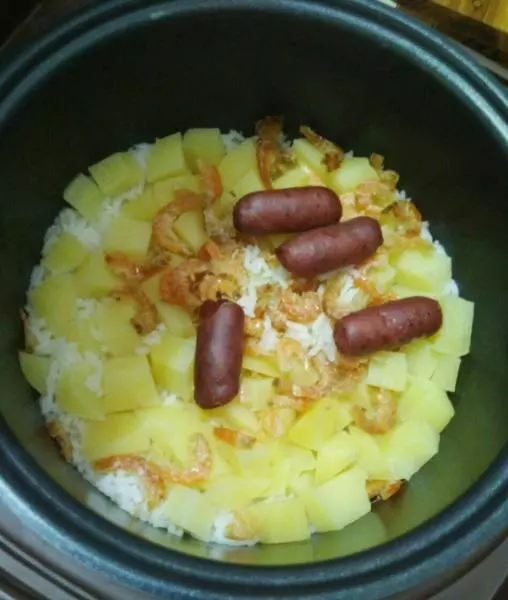 蝦米土豆飯(宿舍電飯鍋)