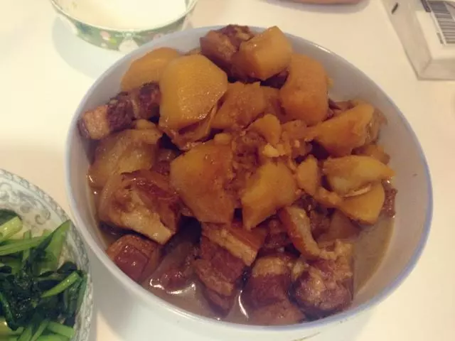 紅燒肉燉土豆