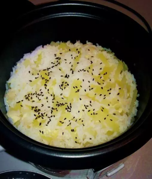 土豆悶米飯