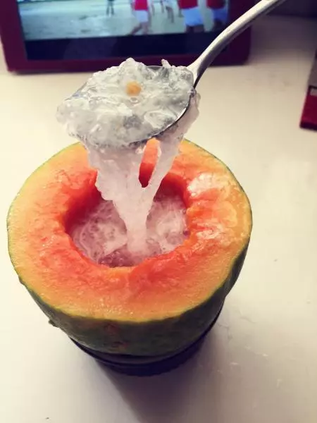 椰汁木瓜燉雪燕