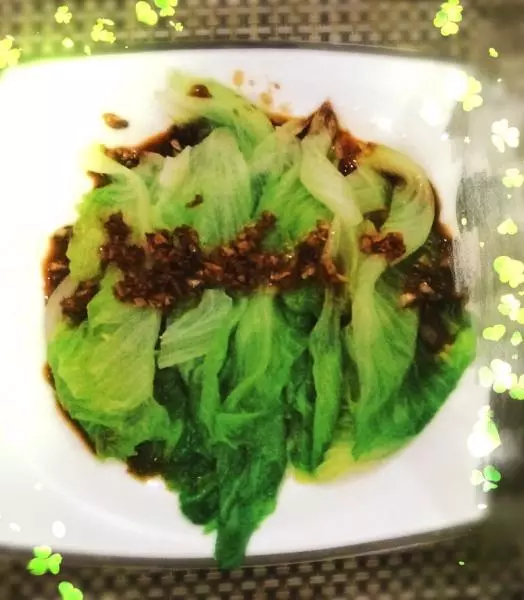 小綠裙「蒜蓉生菜」