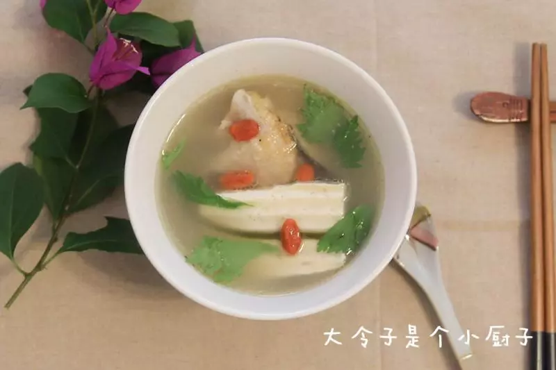 秋冬美人湯 | 三文魚豆腐湯
