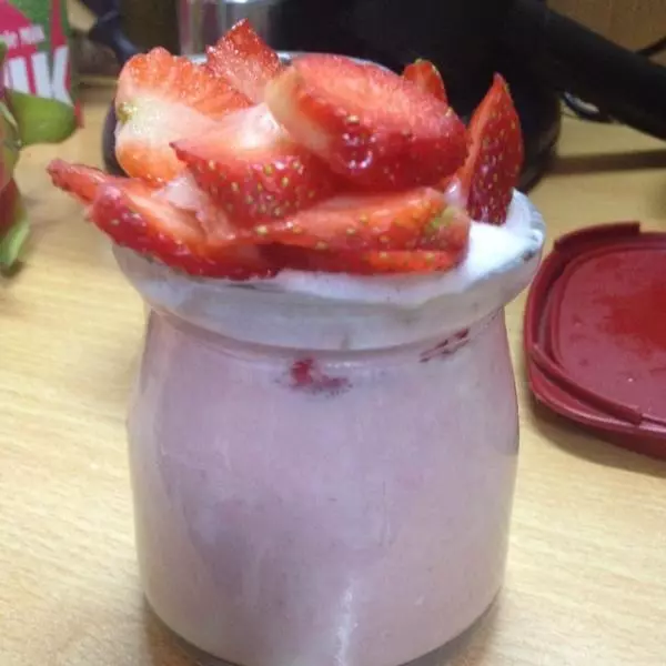 草莓木糖醇酸奶
