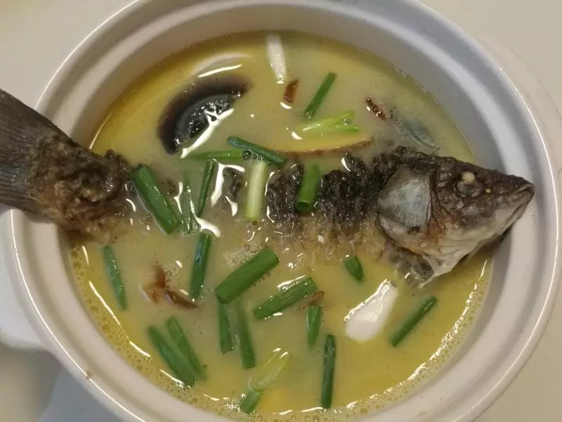 咸香鯽魚湯