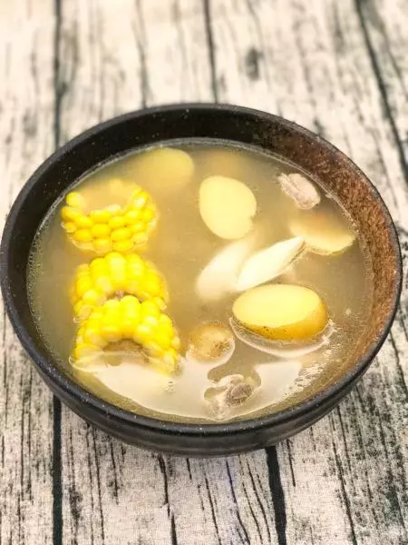 玉米土豆山藥排骨湯