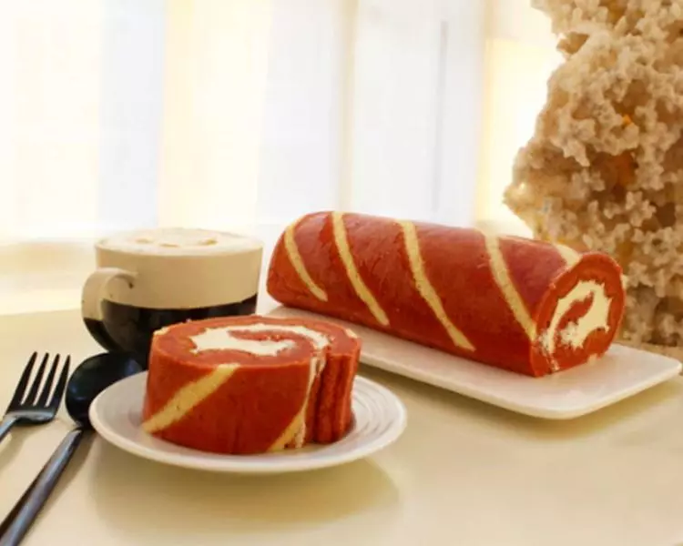 紅絲絨條紋蛋糕卷