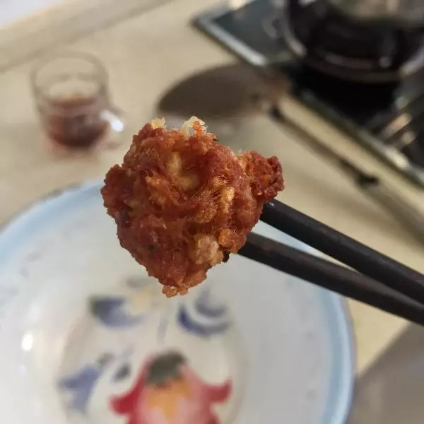 焦炸豬肉土豆丸子