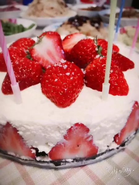 奧利奧草莓酸奶慕斯蛋糕