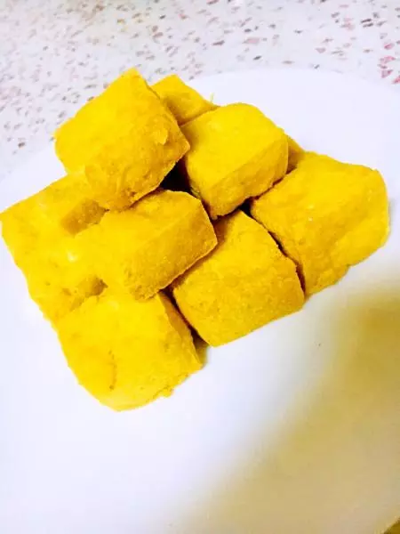 自製外酥里嫩黃金豆腐泡