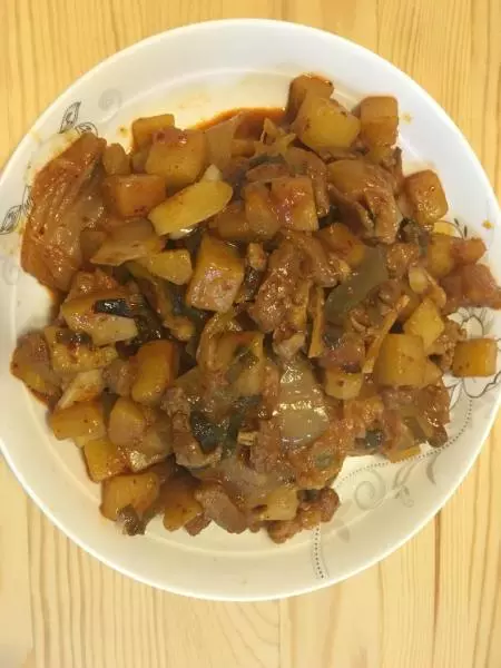 辣白菜燉土豆