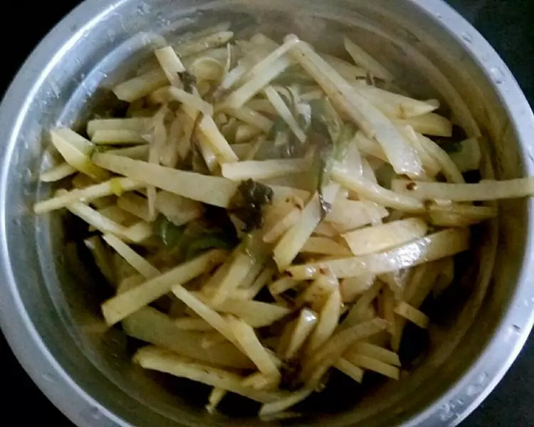 青椒酸菜土豆絲