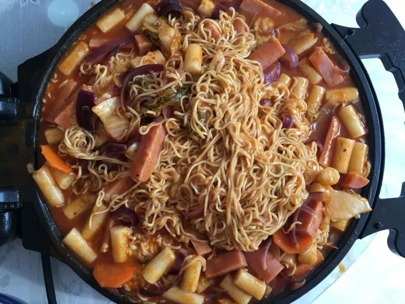 韓式辣白菜芝士火鍋