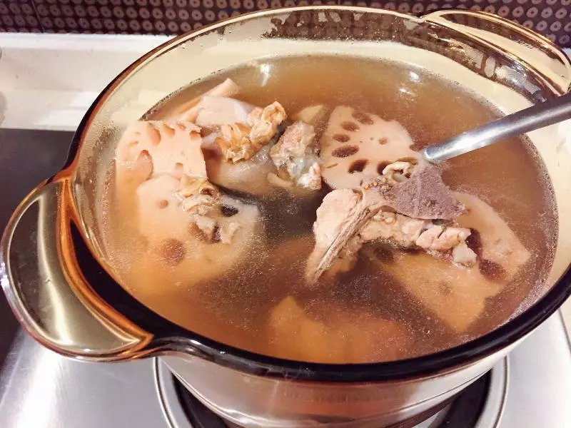 冬天的湯——蓮藕章魚豬骨湯（電飯煲版）