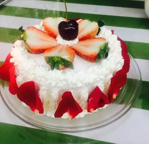 草莓鮮奶蛋糕