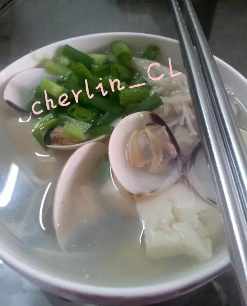 金針菇花蛤豆腐湯