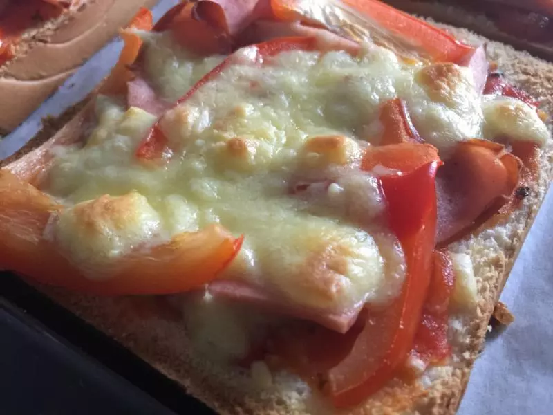 吐司火腿腸小披薩
