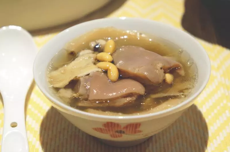 黃豆芡實淮山豬蹄湯