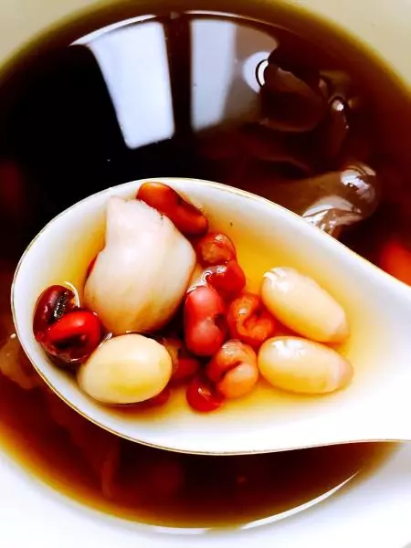 紅豆薏米銀耳蓮子甜湯