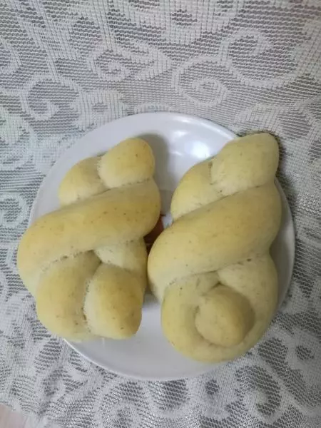 麻花麵包(全麥燕麥核桃餐包)