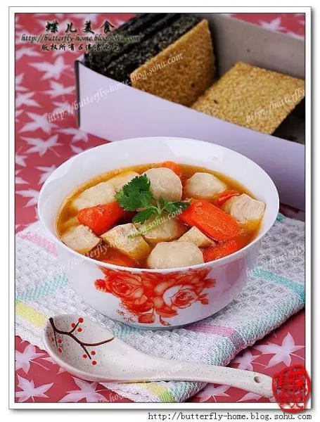 酸辣胡蘿蔔豆腐魚丸湯