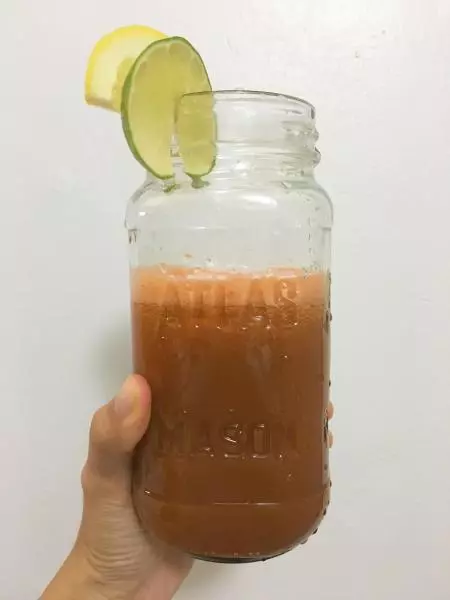 夏日鮮榨檸檬黃瓜紅蘿蔔蜂蜜汁