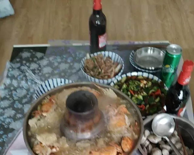 酸菜海鮮銅火鍋