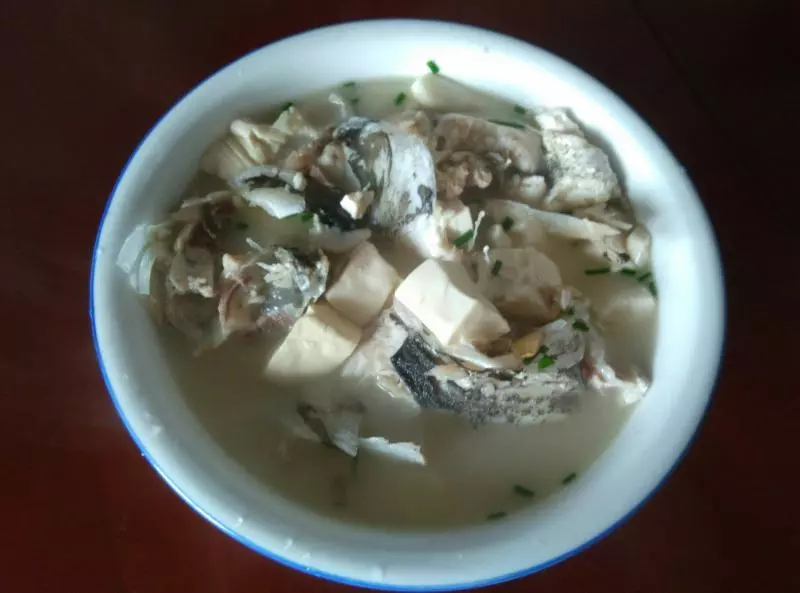 [家常菜]魚頭豆腐湯