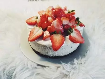 6-inch cheesecake with Oreo crust