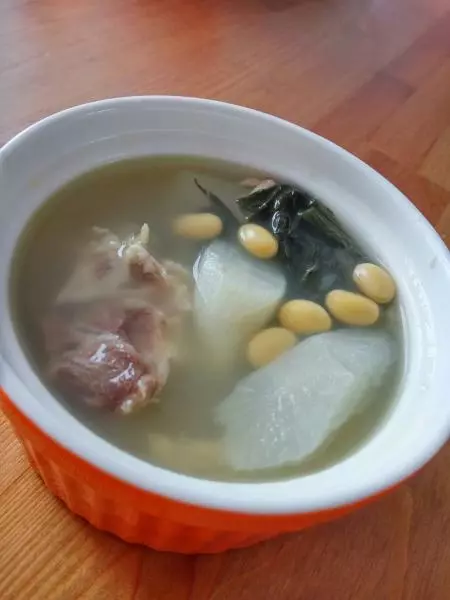 咸骨菜乾蘿蔔黃豆湯