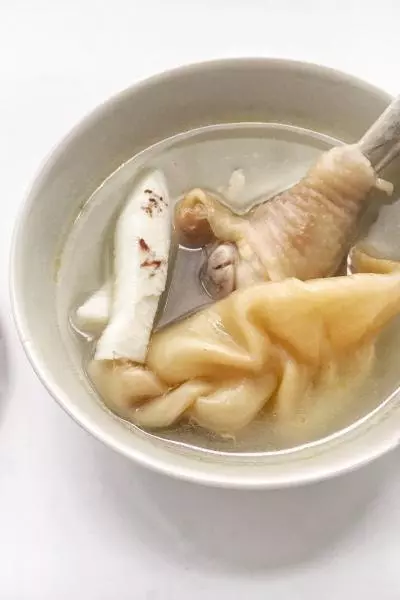 清潤椰子花膠雞湯