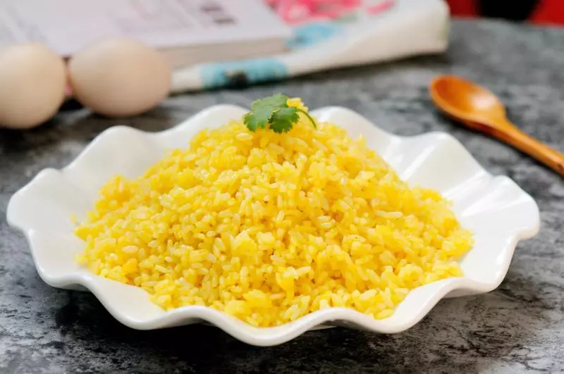 黃金蛋炒飯 完美金包銀 剩米飯最Bigger的處理方法