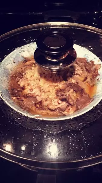 平菇蒸雞腿肉