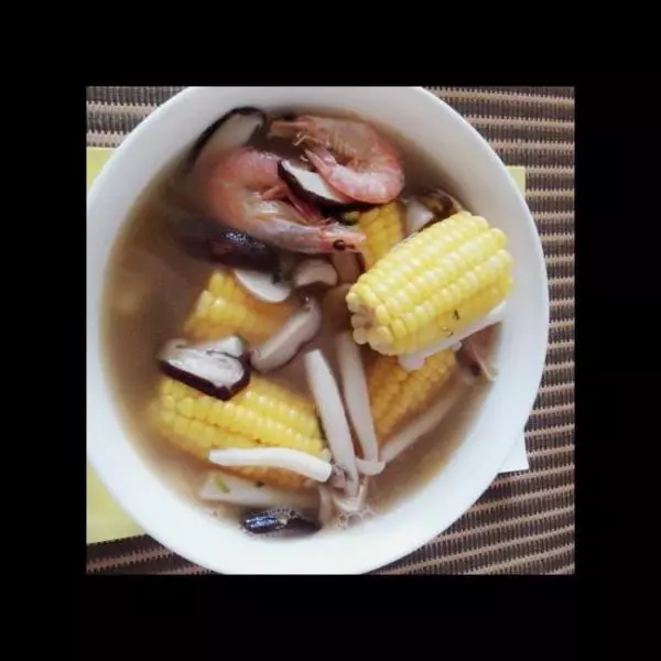 菌菇玉米海鮮湯
