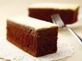 糖霜巧克力蛋糕條