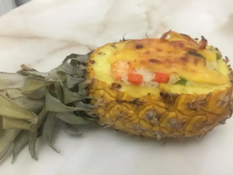 菠蘿鮮蝦焗飯