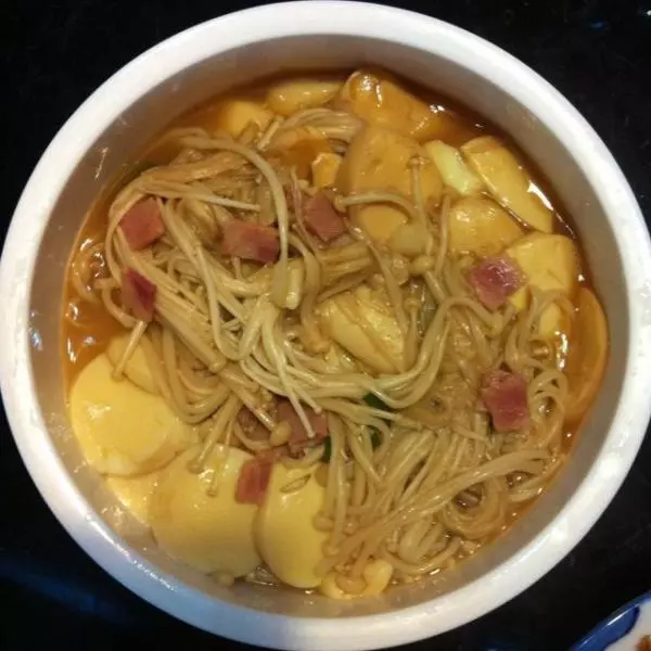 金針菇日本豆腐培根湯
