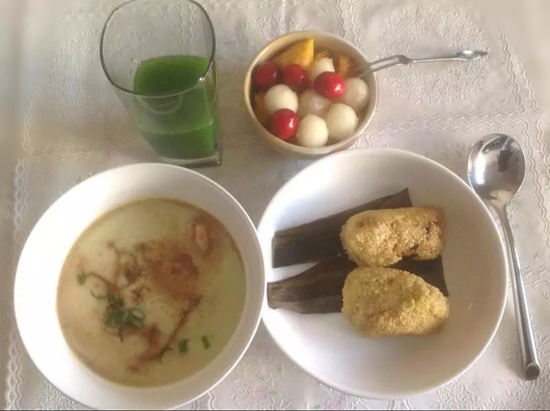 孩子的早餐系列之——黃米粽、鮮榨黃瓜汁、水蒸蛋