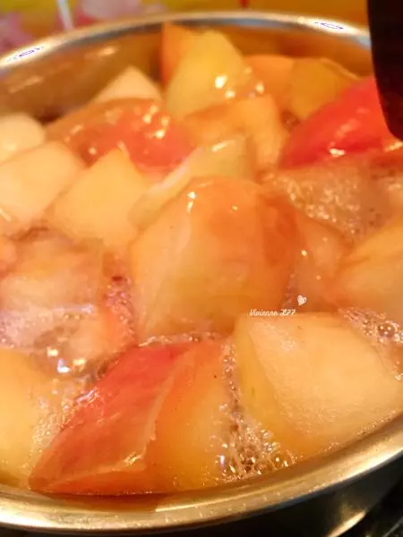 紅酒肉桂燉蘋果（罐頭糖水的好去處）