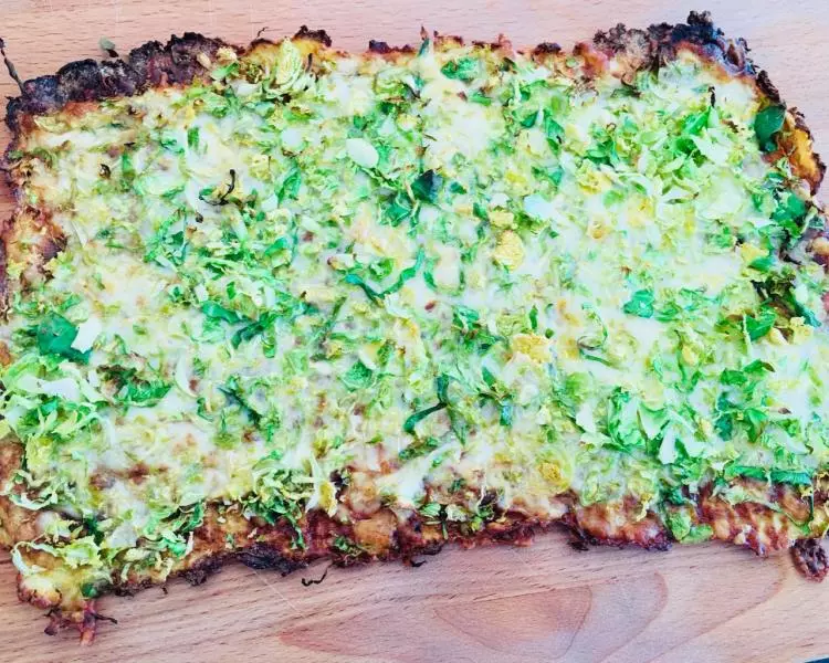 （無麵粉）健康的菜花孢子甘藍披薩Cauliflower Brussel Sprout Pizza