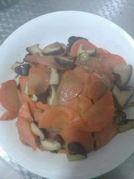 胡蘿蔔炒香菇