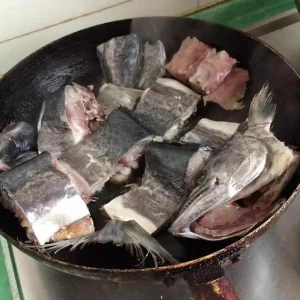 煎鮁魚